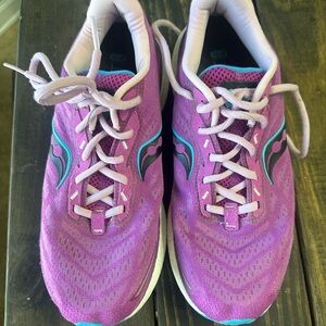 Saucony Women's Triumph 19 Purple and Teal Athletic Shoes Size 10 M